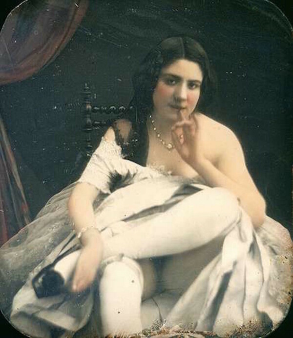Η ιστορία της πορνείας μέσα από 150 χρόνια φωτογραφίας- ΝSFW