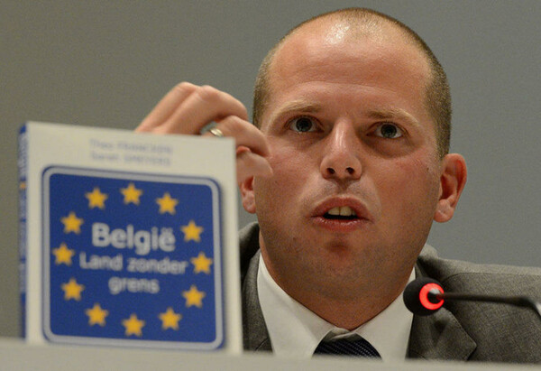 Ο Βέλγος υπουργός Μετανάστευσης δεν πληρώνει πρόστιμο για άρνηση χορήγησης βίζας σε Σύρους