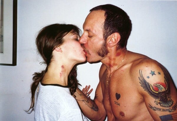 Ο Terry Richardson επιστρέφει με νέο βιβλίο και δημοσιεύει το nsfw ημερολόγιο της καινούργιας του ζωής