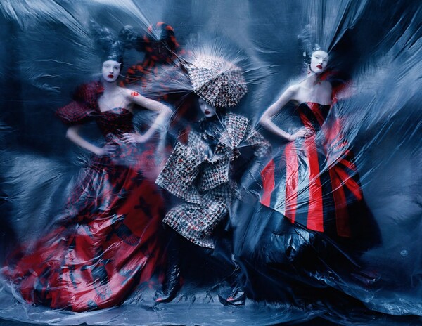 Στον περίεργο, μαγικό κόσμο του Tim Walker