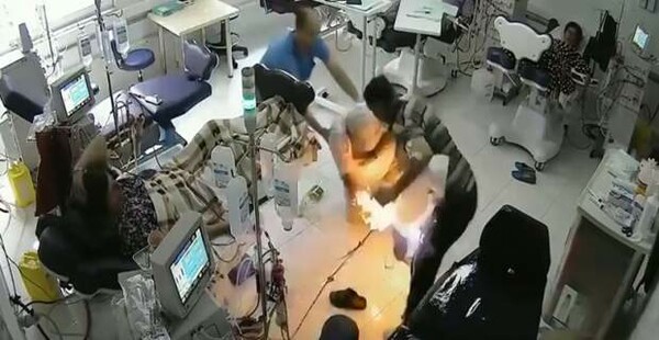 Σοκαριστικό περιστατικό στο νοσοκομείο των Τιράνων: Άνδρας εισέβαλε σε θάλαμο και έβαλε φωτιά σε ασθενή (σκληρές εικόνες)