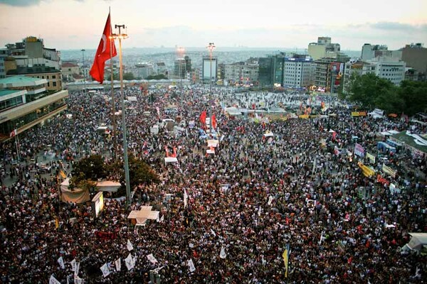 Τουρκία: Διαδήλωση υπέρ της δημοκρατίας απόψε στην πλατεία Ταξίμ