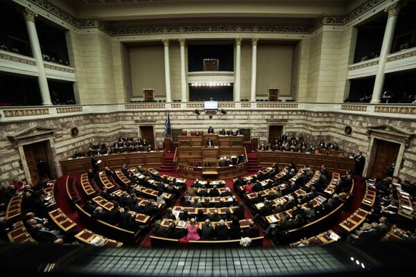 Ψηφίζεται σήμερα ο νέος αναπτυξιακός νόμος - Αποσύρθηκε μετά από αντιδράσεις τροπολογία για το προσφυγικό