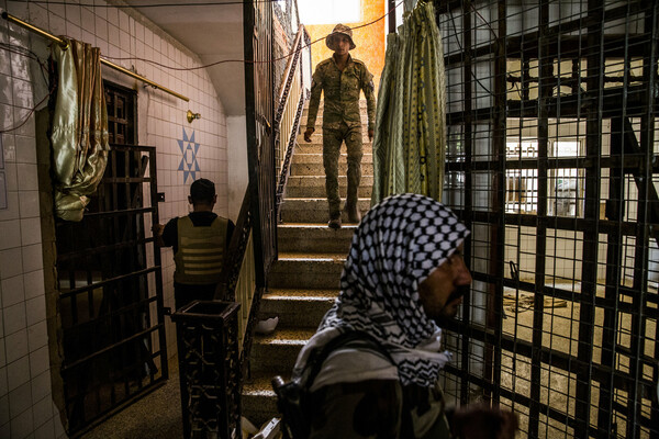 Ένα συγκλονιστικό φωτορεπορτάζ: Η ανακατάληψη της Φαλούτζα από τις ιρακινές δυνάμεις και ο ζόφος που αντίκρυσαν
