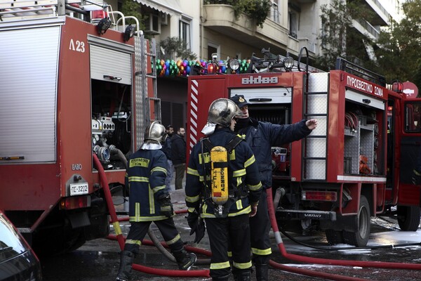 Νεκρή μια γυναίκα στον Πειραιά έπειτα από πυρκαγιά