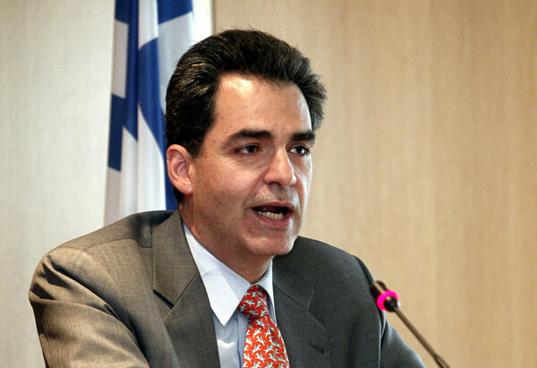Ξυλοκόπησαν τον καθηγητή Άγγελο Συρίγο έξω από το Πάντειο Πανεπιστήμιο