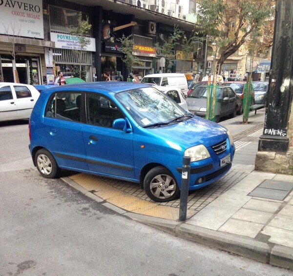 29 απ' τα χειρότερα και πιο εξωφρενικά παρκαρίσματα στη Θεσσαλονίκη