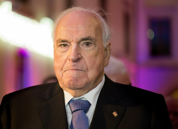 Γερμανία: Αποζημίωση- ρεκόρ στον πρώην καγκελάριο Χέλμουτ Κολ για μια μη εγκεκριμένη βιογραφία του