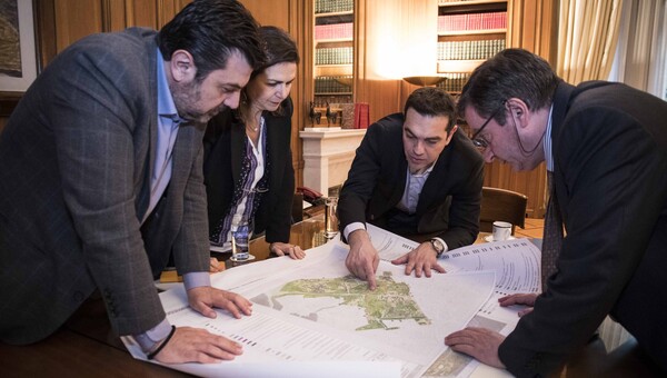 Η κυβέρνηση εξετάζει την υλοποίηση πέντε αναπλάσεων για τη «Νέα Αθήνα»
