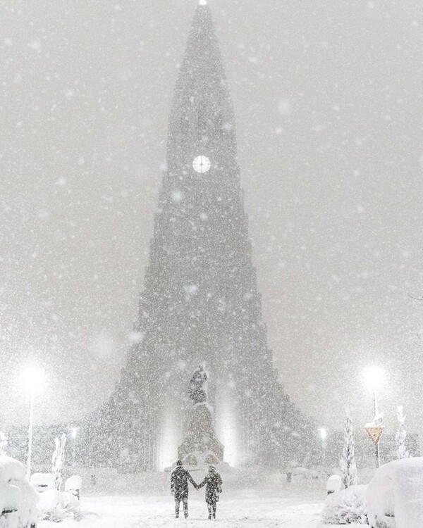 Ρεκόρ χιονόπτωσης σημειώθηκε στην Ισλανδία και οι φωτογραφίες από το Ρέικιαβικ είναι υπέροχες
