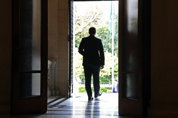 Ολοκληρώθηκε η ευρεία σύσκεψη υπό τον πρωθυπουργό στο Μαξίμου - Τι αποφασίστηκε