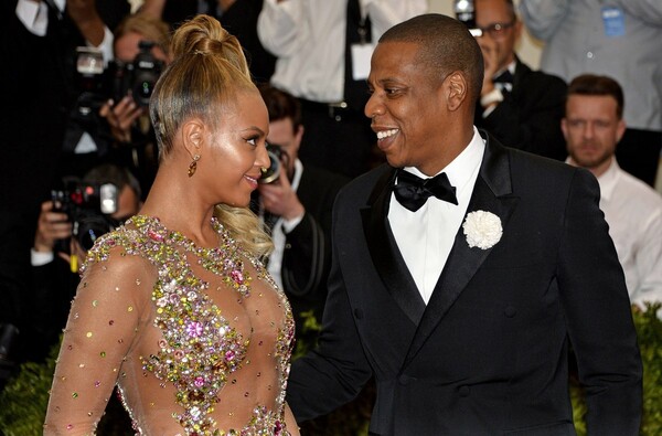 Η Beyonce έχει επέτειο γάμου με τον Jay Z και γέμισε το ίντερνετ με ερωτικές αφιερώσεις