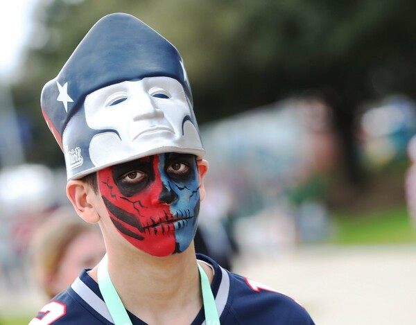 Η Αμερική στον ρυθμό του Super Bowl - H Gaga μέσα στο γήπεδο, οι παίχτες ετοιμάζονται και χιλιάδες φανς καταφθάνουν στο Χιούστον