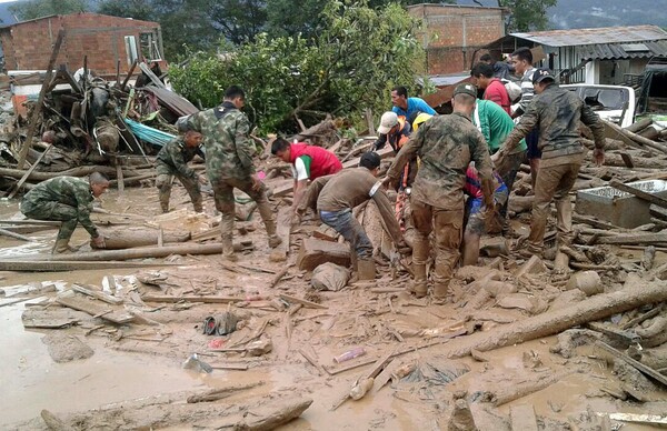 Κολομβία: Τεράστια κατολίσθηση λάσπης στη Μοκόα- Τουλάχιστον 250 νεκροί