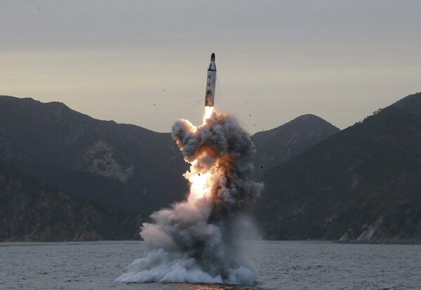 Αποτυχημένη δοκιμή από τη Βόρεια Κορέα: Εκτόξευσε πύραυλο αλλά ανατινάχθηκε «σχεδόν αμέσως»
