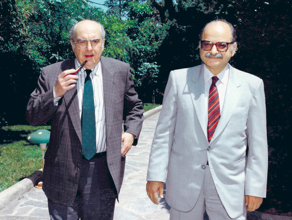 Οι ροζ πάνθηρες. Του Διονύση Χαριτόπουλου