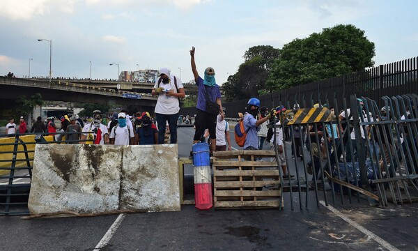 Βενεζουέλα: Αυξάνεται ο αριθμός των νεκρών καθώς οι ταραχές συνεχίζονται