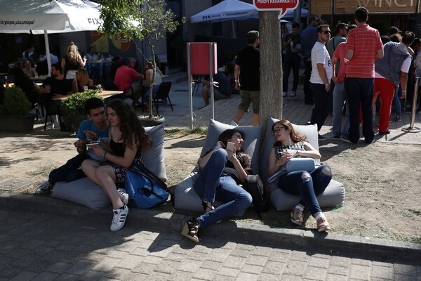 ΠΡΟΣΟΧΗ - Αυτές οι φωτογραφίες από τη μεγάλη γιορτή του Burger στην Αθήνα θα σας ανοίξουν την όρεξη