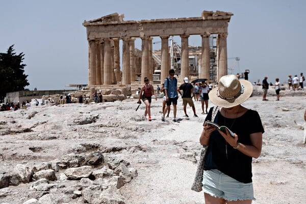 ΚΑΣ: Γιατί δεν δώσαμε τον Παρθενώνα στον οίκο Gucci - Όλο το παρασκήνιο