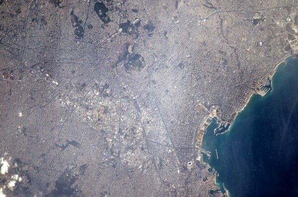 Αστροναύτης της NASA δημοσίευσε φωτογραφίες της Αθήνας από τον Διεθνή Διαστημικό Σταθμό