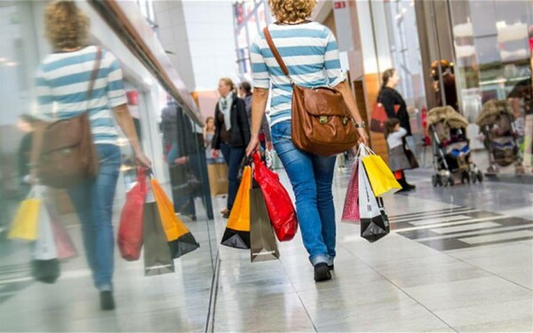 Στο χαμηλότερο επίπεδο των τελευταίων 3,5 ετών η καταναλωτική εµπιστοσύνη