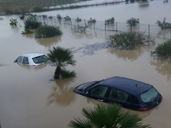 Μετά τα χιόνια και το σεισμό, τώρα και πλημμύρες στην Ιταλία (εικονες+video)