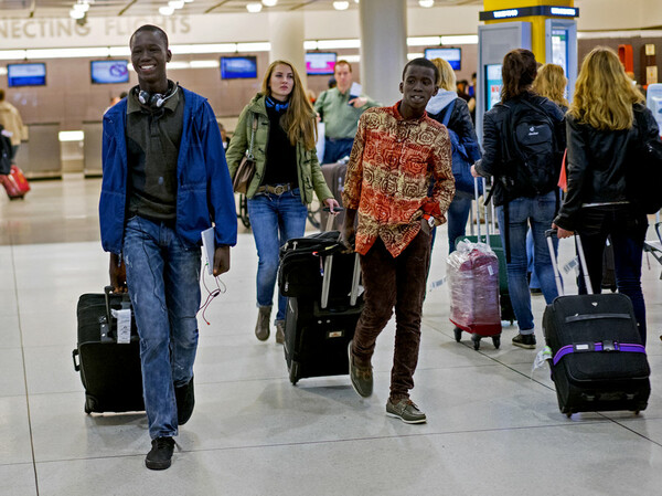 Η Νιγηρία προειδοποιεί τους πολίτες της να αποφεύγουν τα ταξίδια στις ΗΠΑ μέχρι να αποσαφηνιστεί η πολιτική μετανάστευσης