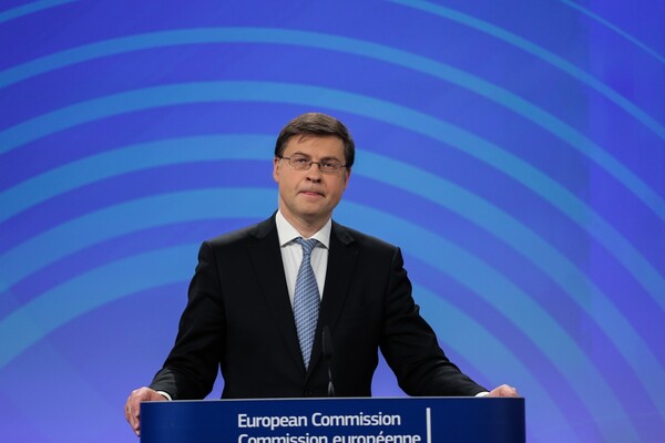 Ντομπρόβσκις: Ελπίζω σε συμφωνία για την Ελλάδα έως το Eurogroup του Μαρτίου