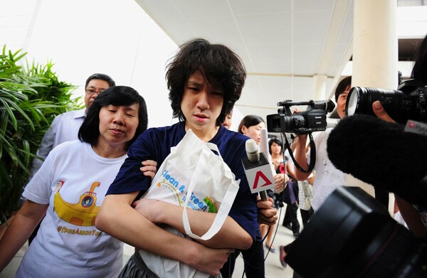 Ο 18χρονος blogger που φυλακίστηκε στη Σιγκαπούρη για τα αντικυβερνητικά του σχόλια κέρδισε ασυλία στις ΗΠΑ