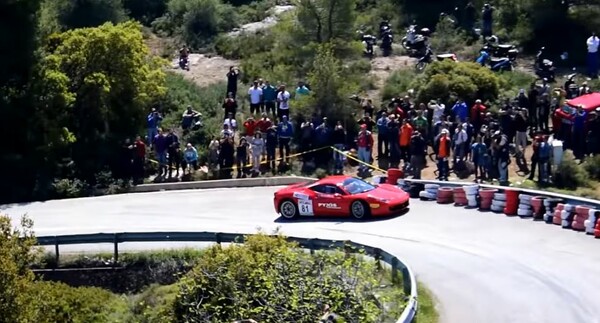 ΒΙΝΤΕΟ: Η στιγμή που μια Ferrari βγαίνει εκτός δρόμου στην Ανάβαση Ριτσώνας