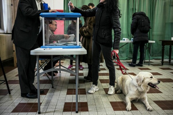 Η Γαλλία ψηφίζει- 47 εκατομμύρια ψηφοφόροι στις κάλπες, 50 χιλ. αστυνομικοί στους δρόμους