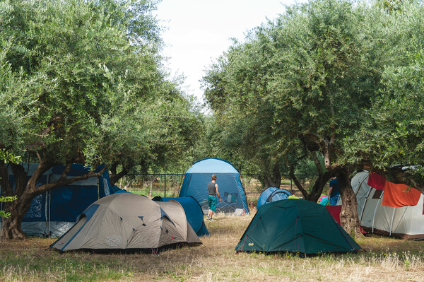 O οδηγός της LIFO για το καλοκαιρινό camping