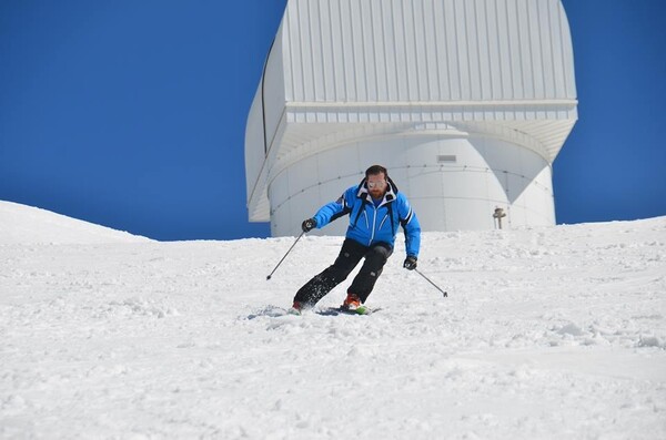 Τα 8 καλύτερα χιονοδρομικά της Ελλάδας και η απάντηση στην αιώνια διαμάχη: ski ή snowboard;