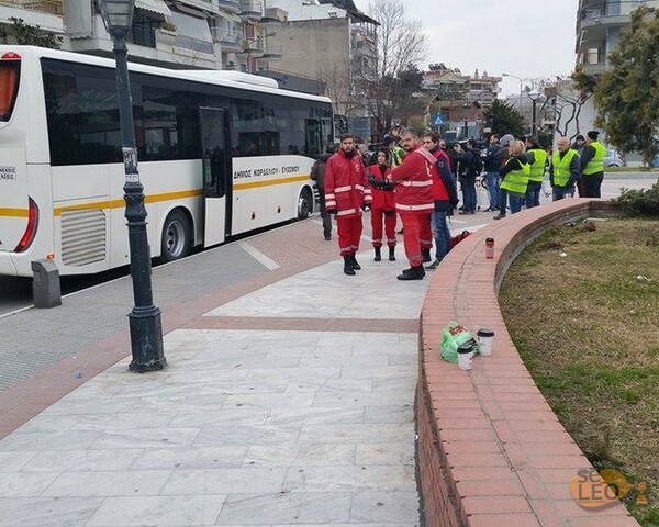 Oι πρώτες φωτογραφίες από την τεράστια επιχείρηση εκκένωσης πληθυσμού στο Κορδελιό