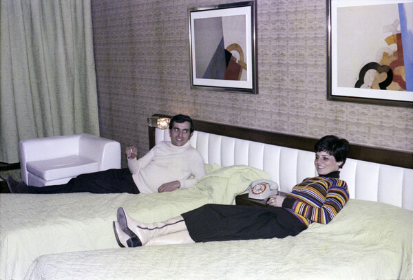 Μετά την ταυρομαχία, ένα ντρινκ στο ξενοδοχείο (1978)