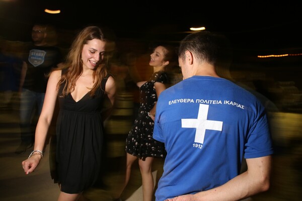 Το μεγάλο Ικαριώτικο πανηγύρι στο Πέραμα: Αυθεντικό γλέντι με χορό μέχρι το ξημέρωμα