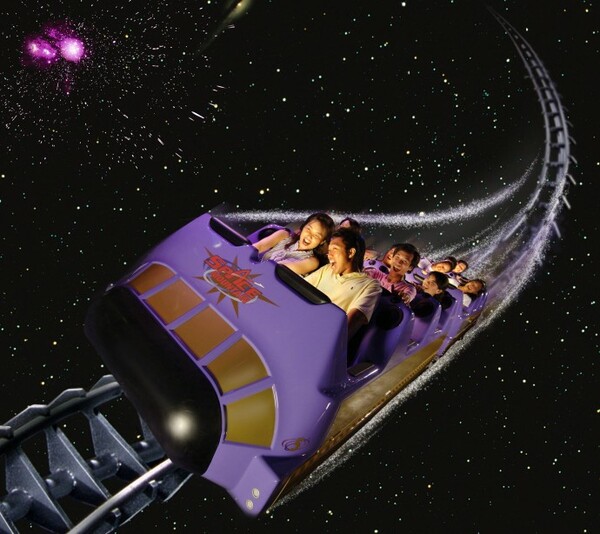 Μία 27χρονη μηνύει τη Disneyland γιατί το Space Mountain της προκάλεσε «μόνιμο ίλιγγο»