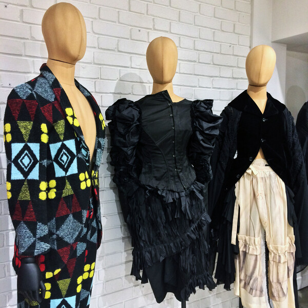 Το pop-up store των Comme des Garcons στην γκαλερί του Τεό Γεννιτσάκη