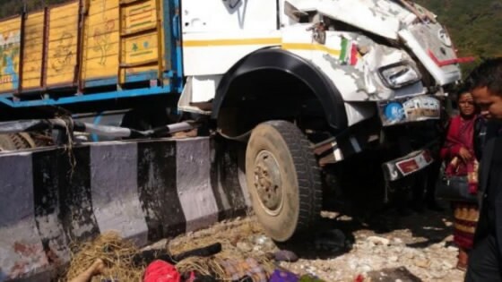 Ινδία: Τουλάχιστον 17 νεκροί και 62 τραυματίες από ανατροπή φορτηγού