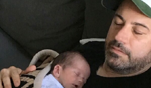 Ο Jimmy Kimmel με δάκρυα στα μάτια μίλησε δημοσίως για την εγχείριση καρδιάς του νεογέννητου γιου του