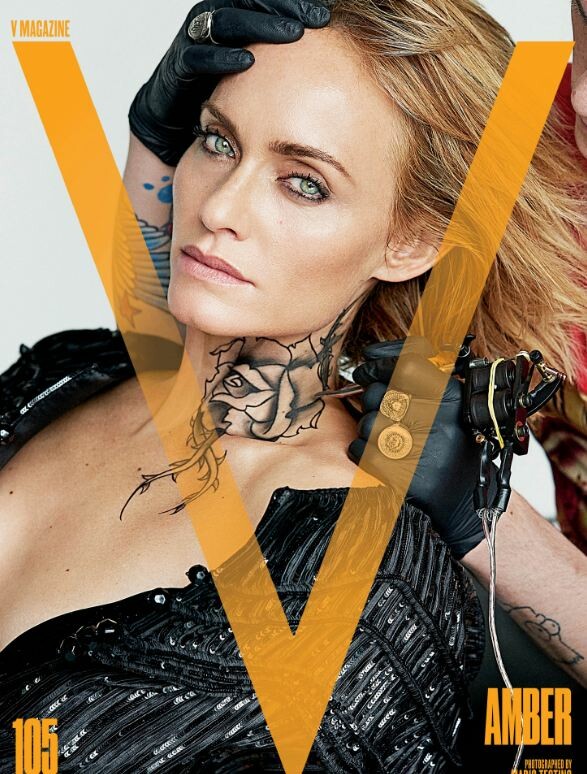 Τα κορυφαία top models κάνουν τατουάζ για το φακό του Μario Testino