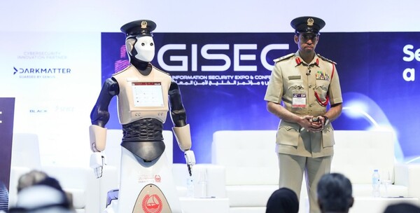 Ντουμπάι: Ο πρώτος Robocop του πλανήτη ξεκινάει υπηρεσία