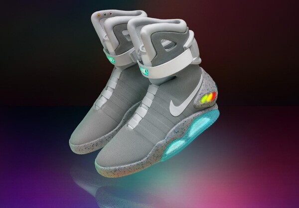 Ένα ζευγάρι Nike έσπασε το παγκόσμιο ρεκόρ πώλησης σε δημοπρασία συλλεκτικών sneakers