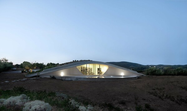 Η Villa Ypsilon στην Πελοπόννησο είναι ένα από τα κορυφαία δείγματα σύγχρονης αρχιτεκτονικής στην Ελλάδα