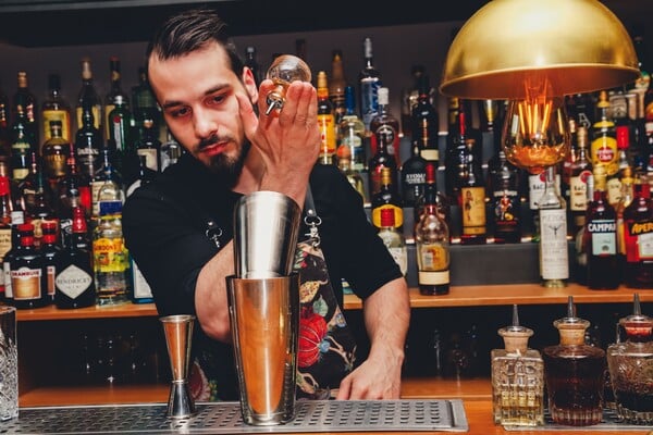 Cocktails & Bars: Γεύσεις, προτάσεις και στέκια για το φετινό καλοκαίρι