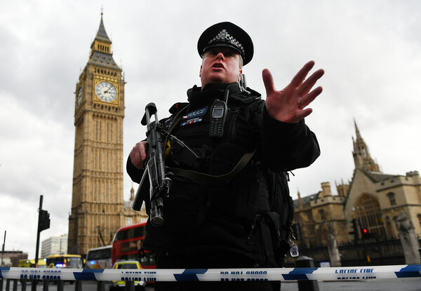 Βρετανία: Συνελήφθη 19χρονος για τις επιθέσεις στο Λονδίνο