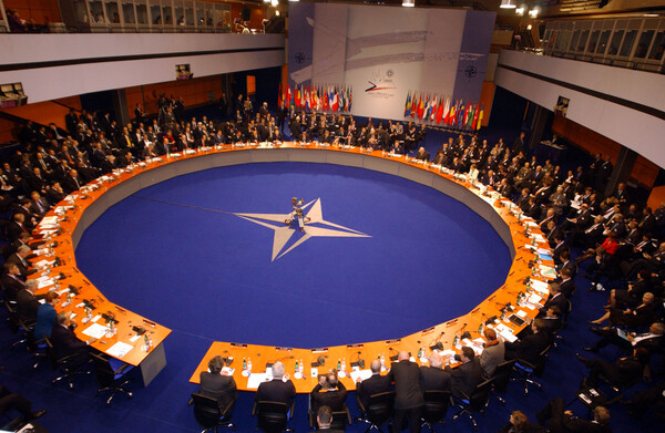 Süddeutsche Zeitung: «Συναγερμός στο ΝΑΤΟ» για την όξυνση με την Τουρκία