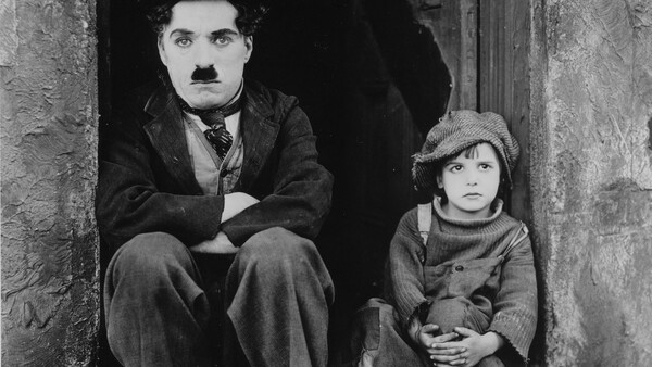 Ο Charles Spencer Chaplin και η (σχεδόν) ντικενσιανή ζωή του
