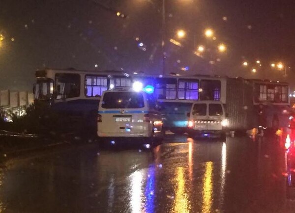 Θεσσαλονίκη: Εξετράπη λεωφορείο του ΟΑΣΘ λόγω της ολισθηρότητας του δρόμου
