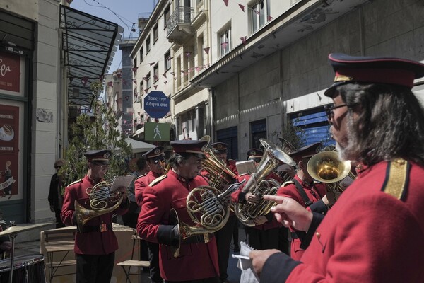 Ο νέος χρωματιστός πεζόδρομος στο κέντρο της Αθήνας